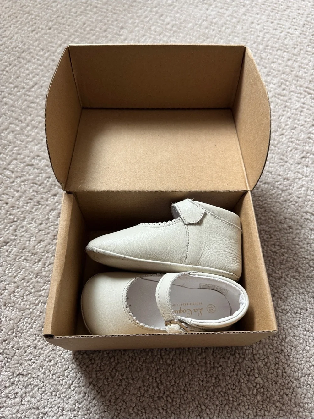 Classic Toddler Mary Jane Shoes in Cream - Scallop Strap